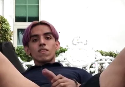 I found a blind spot in the parket sooo I decided to jerk off and feel the adrenaline that comes with doing hot stuff in public