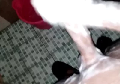 Handsome Guy Gets His Whole Body in a Scarf and Sends the Video to His Sugar Mamy
