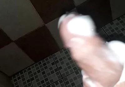 Guy Takes the Shower to Masturbate