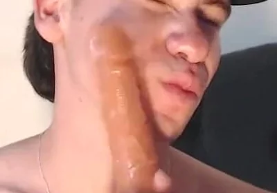 Fucking Me with a 20 Cm Dildo and Then I Put It in My Mouth