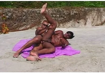Exhib Sexin The Public Beach With Latino Muscles Boys