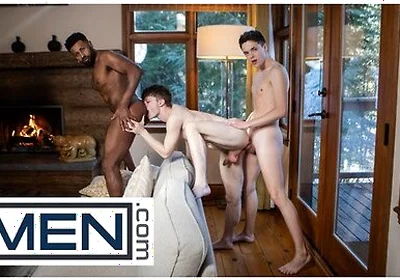 Troye Dean Gets Spit Roasted By Braxton Cruz And Jake Preston, Then Gets A Messy Facial