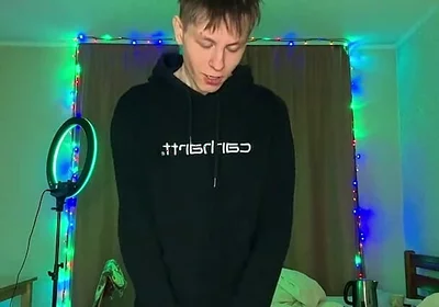 Look at How Much Cum This Hungry Twink Can Spray