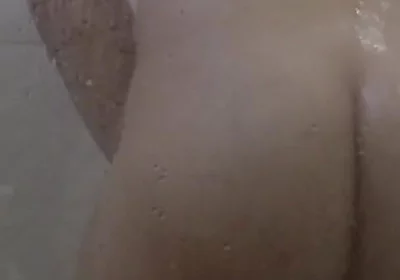 I Need You to Rub My Consta and My Butt