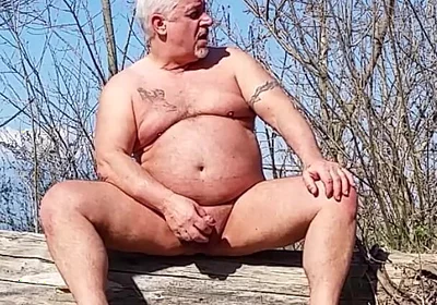 Piss Outdoor
