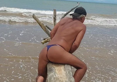 Ladysilva Tanning Her Hot Ass on the Beach