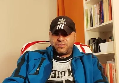 Dj Bro Pissing in Front of the Pc and Wet Pants VR the Mirror