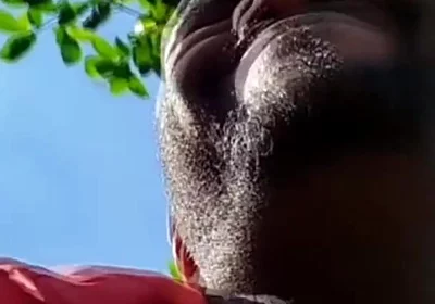 Worker Asks for a Ride to Go to the Beach and Gives It to the Driver