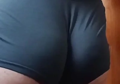 I Love to Show My Big Ass in the Bathroom