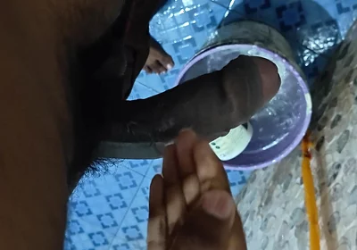 Tamil10inches BBC Splash Piss Session