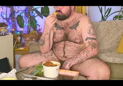 Stepdaddy Stuffs His Face with a Takeaway and Enjoys It so Much He Wanks with the Sauces!