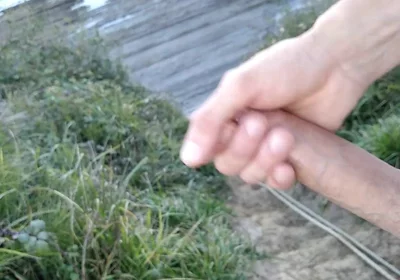 Route to the Beach, Then Masturbate the Big Cock in Front of a Far Fisherman, and I Cum in the Water