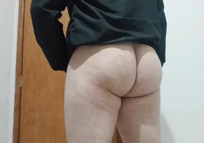 Big Ass Brasil - Femboy Loiro Só De Shortinho Rebolando