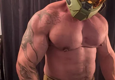 Master Chief Flexing