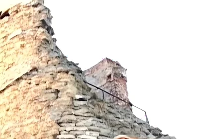 BJörn and Jean Discovered More Than Just Old Castle Ruins