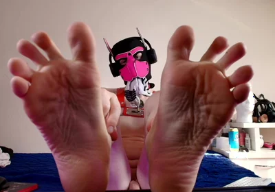 Paws Right in Your Face