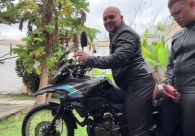 Huge Creampie In Outdoors On The Bike