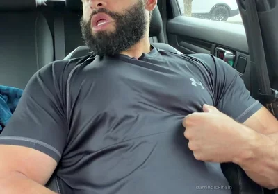Muscle Cub in the Car
