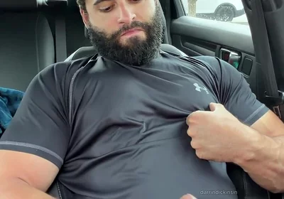 Muscle Cub in the Car
