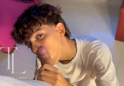 The Twink Delivery Man Warmed Me up and I Had to Put Him to Suck My Cock