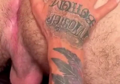 Tattooed Muscle Daddy Fucks Beefy Bear