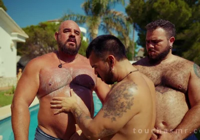 Poolside Cream Rubdown: Four Hands Slick up a Needy Sub, Sandwiched