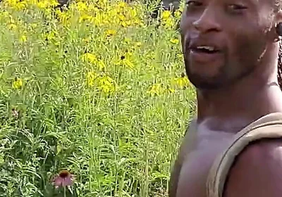 Kenniejai Walks Nude by the River in Chicago and Gets Caught