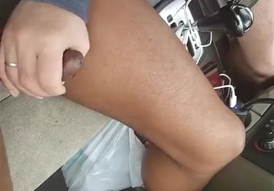 Kenniejai Gets Jerked off in the Car by Friend