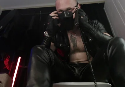 Sir in Leather Webmoment.