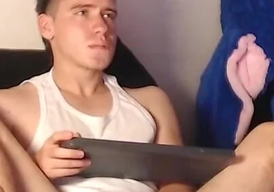 I Masturbate and Show My Ass to the Camera