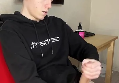18 and Horny: Twink's Sticky Load Explosion