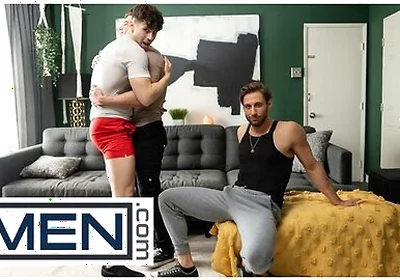 Men - Michael Vente Sucks His Dates Roommate Dom Kings Cock Without Him Noticing