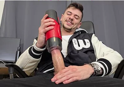 Jerking Off With My Toy !