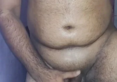 Beefy Hairy Muscular Man Cumshot Video
