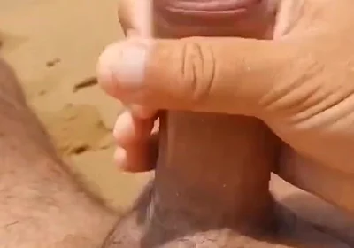 Ladysilva on the Beach Jerking off and Cumming a Lot