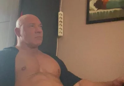 Long Wank Amateur Bodybuilder